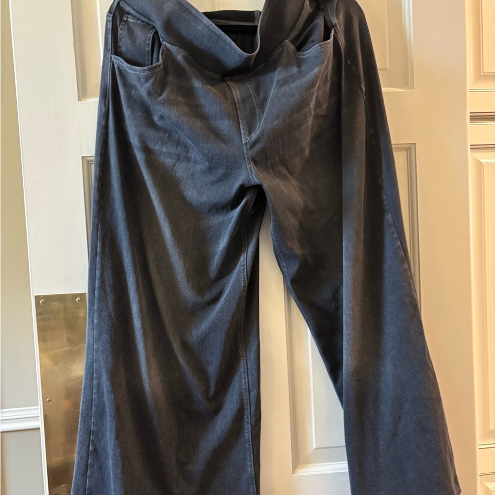 HALARA Women's Flare Wide Leg Jeans - Charcoal Black